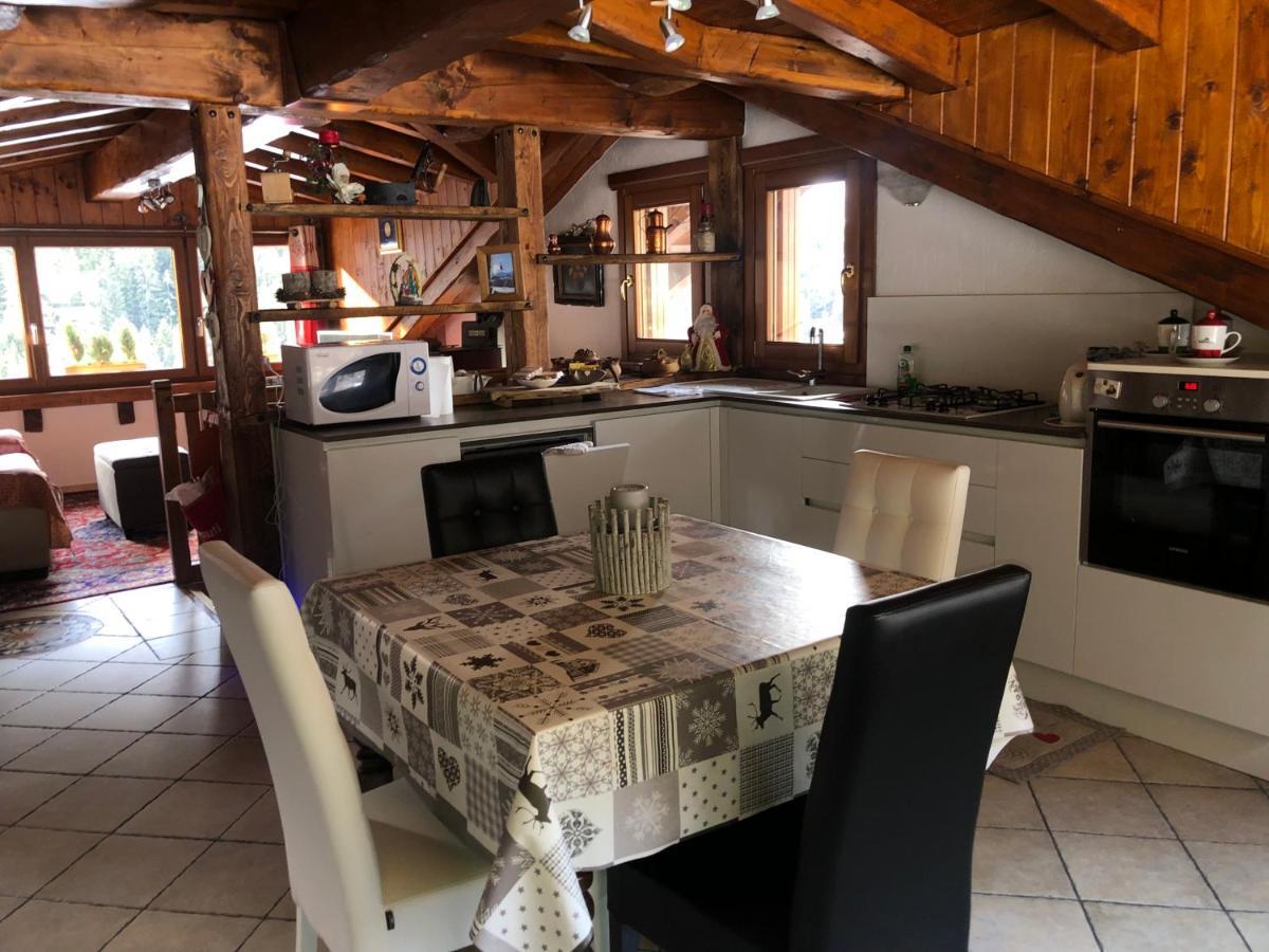 Mansarda Luminosa Apartment La Thuile Bagian luar foto