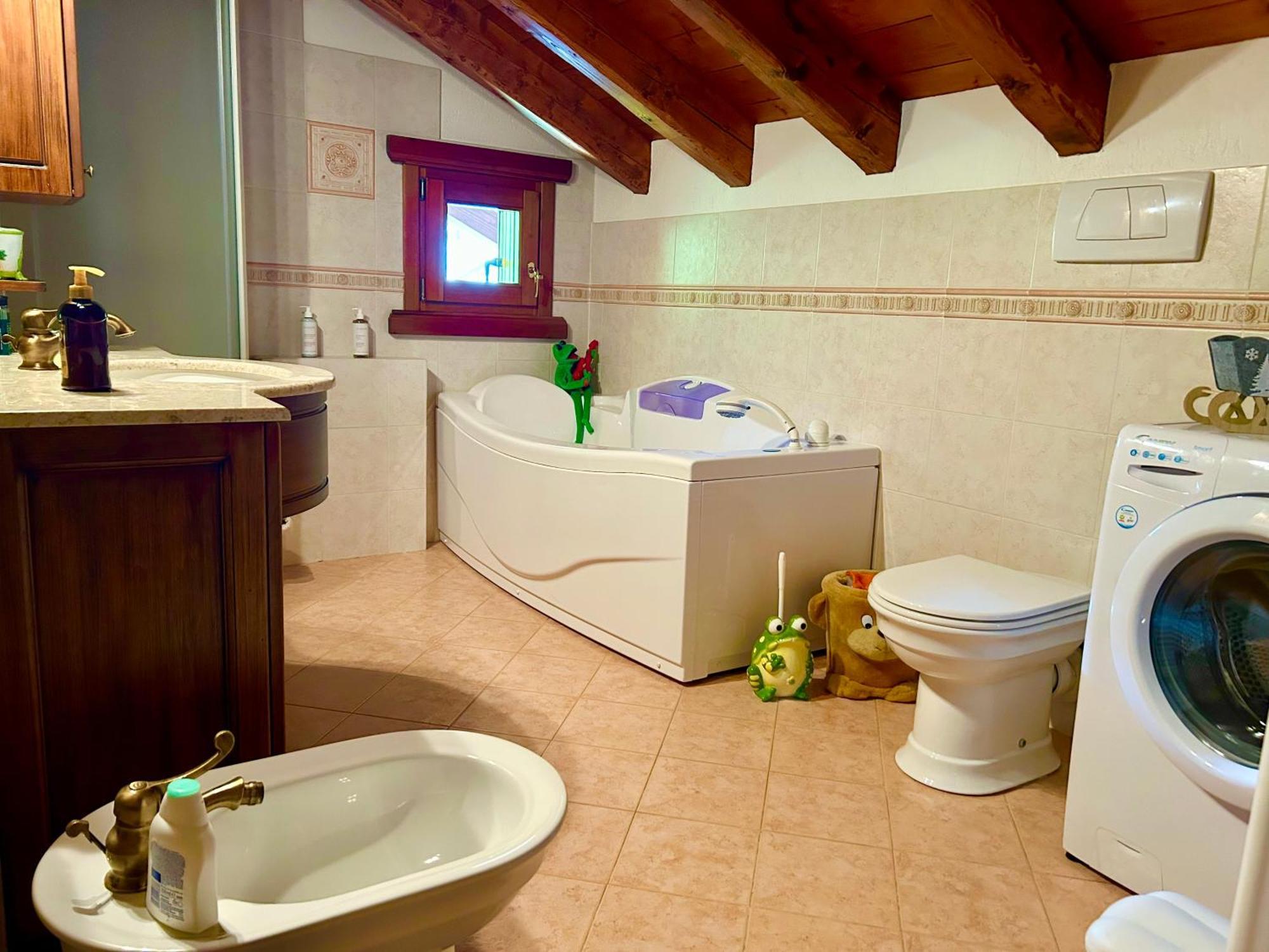 Mansarda Luminosa Apartment La Thuile Bagian luar foto