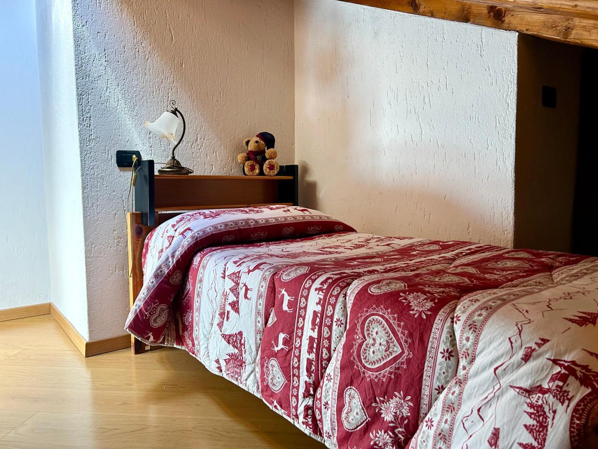 Mansarda Luminosa Apartment La Thuile Bagian luar foto