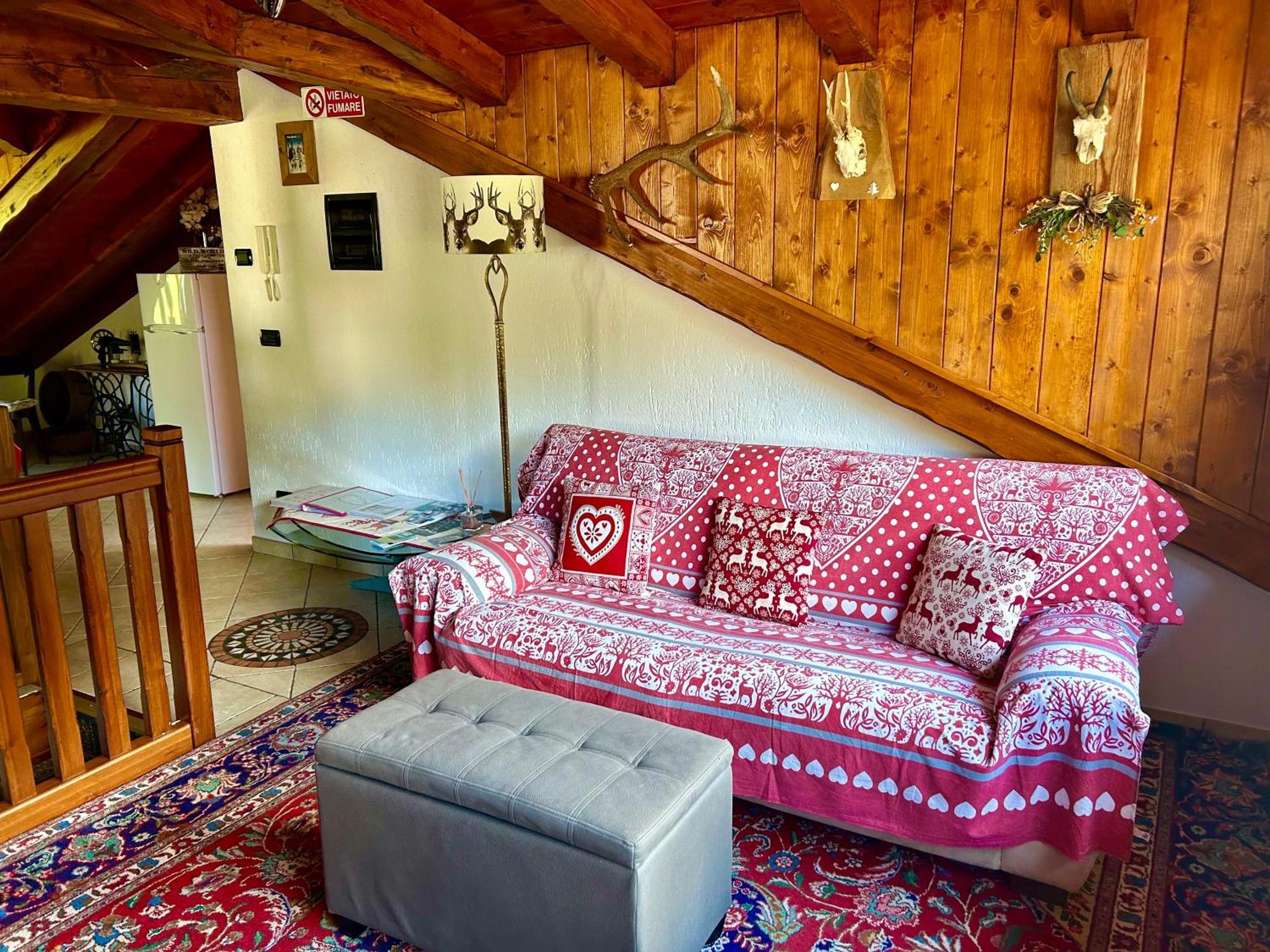 Mansarda Luminosa Apartment La Thuile Bagian luar foto