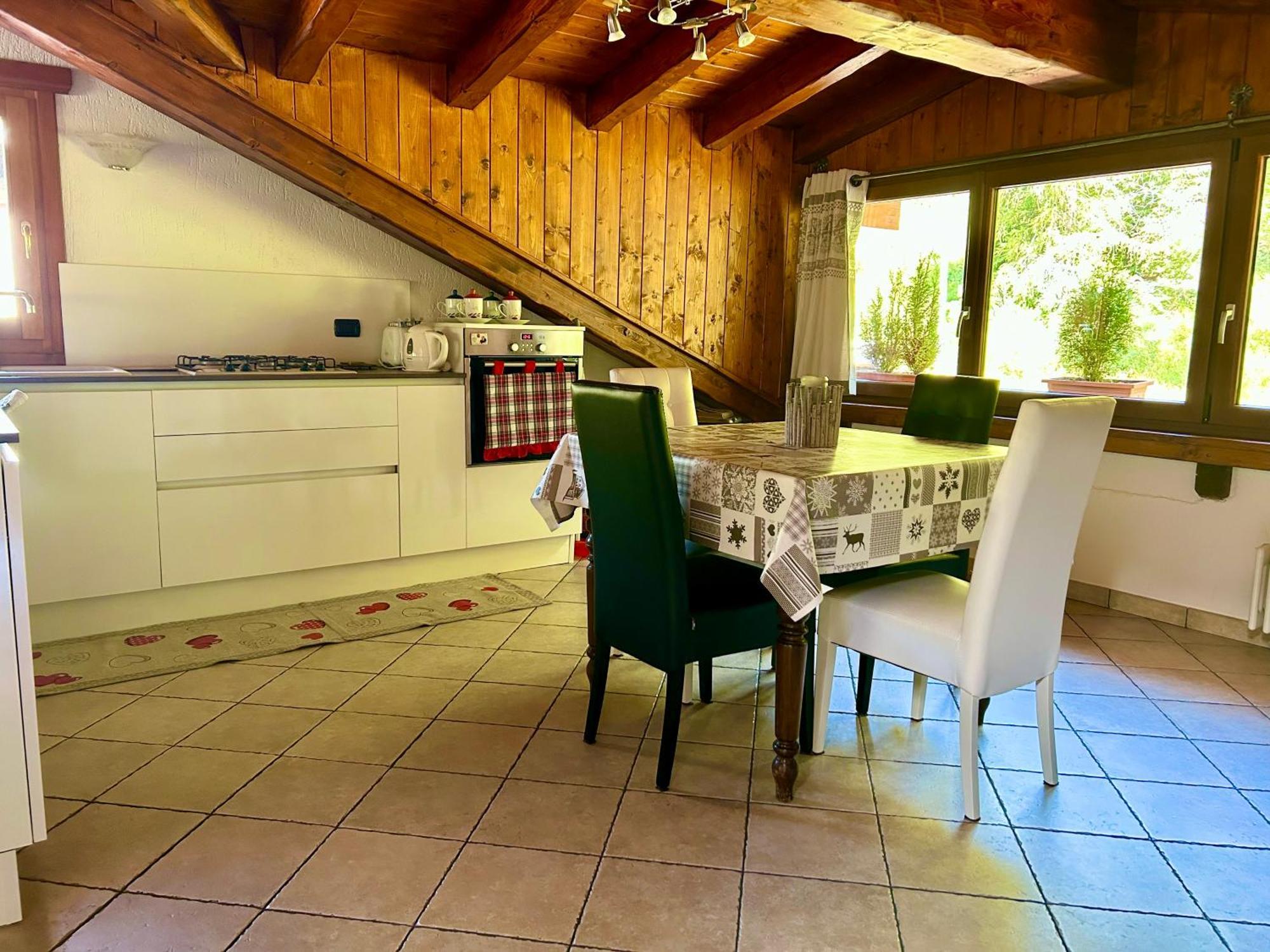 Mansarda Luminosa Apartment La Thuile Bagian luar foto