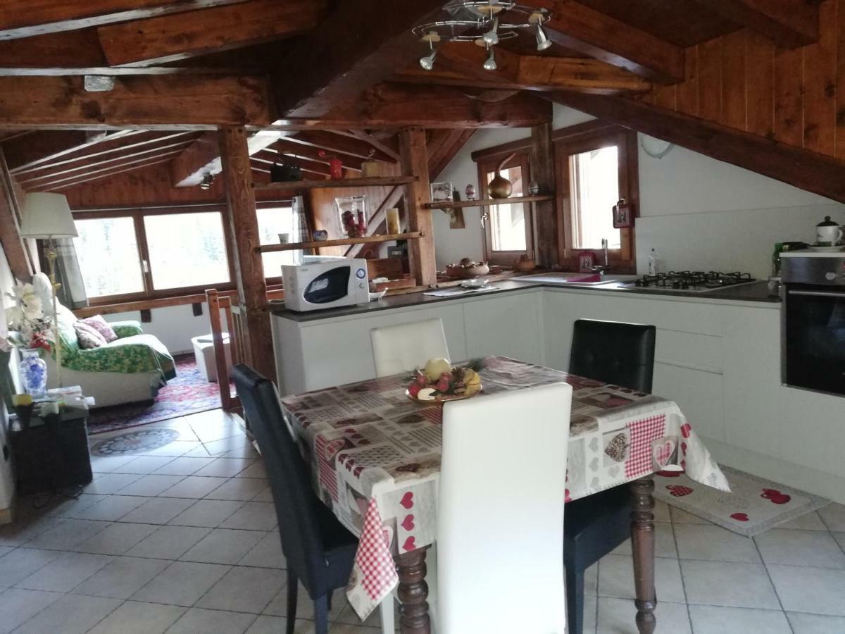 Mansarda Luminosa Apartment La Thuile Bagian luar foto