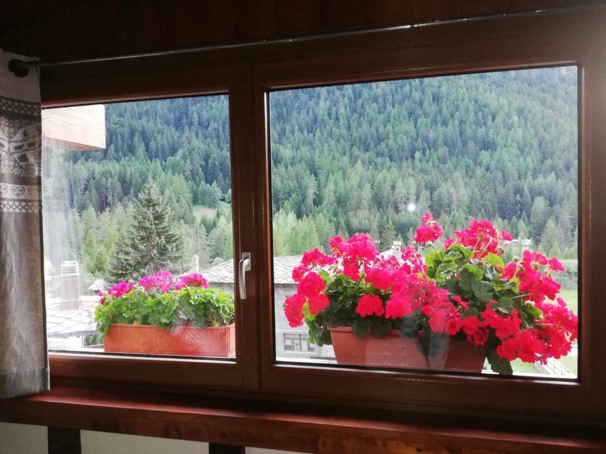 Mansarda Luminosa Apartment La Thuile Bagian luar foto