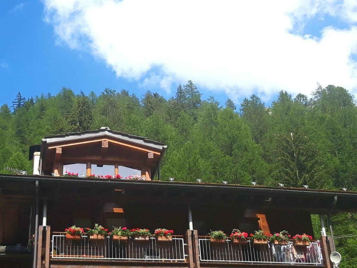 Mansarda Luminosa Apartment La Thuile Bagian luar foto