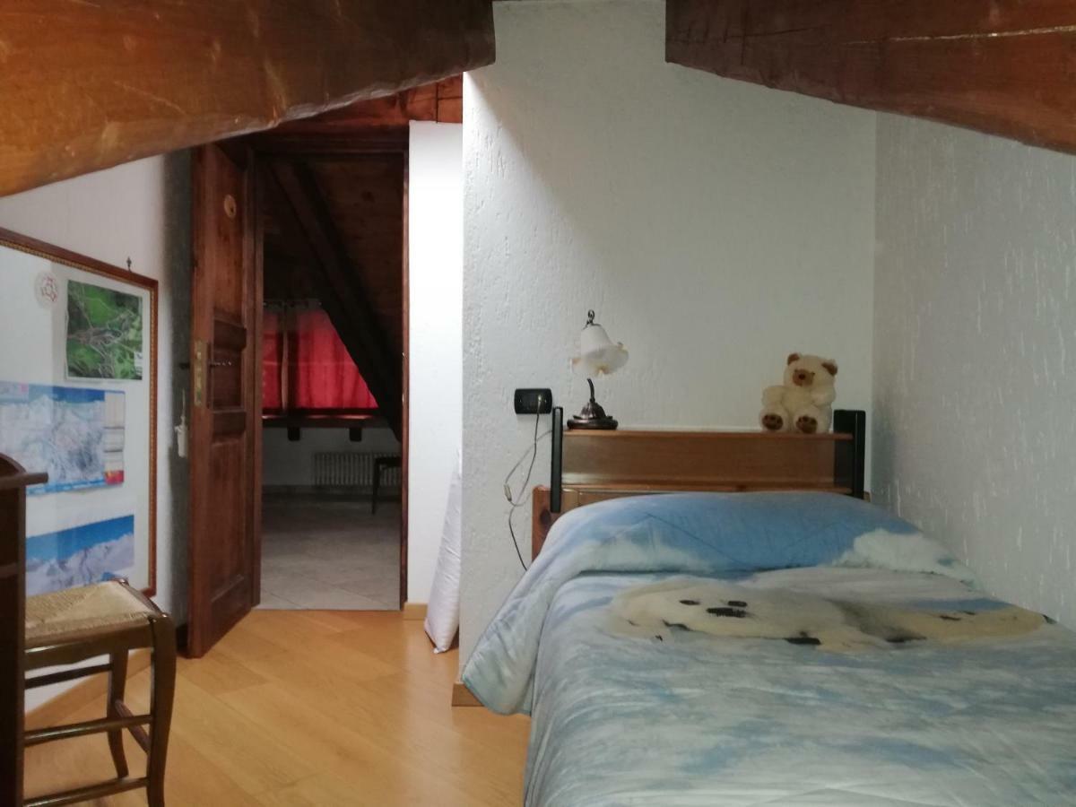 Mansarda Luminosa Apartment La Thuile Bagian luar foto