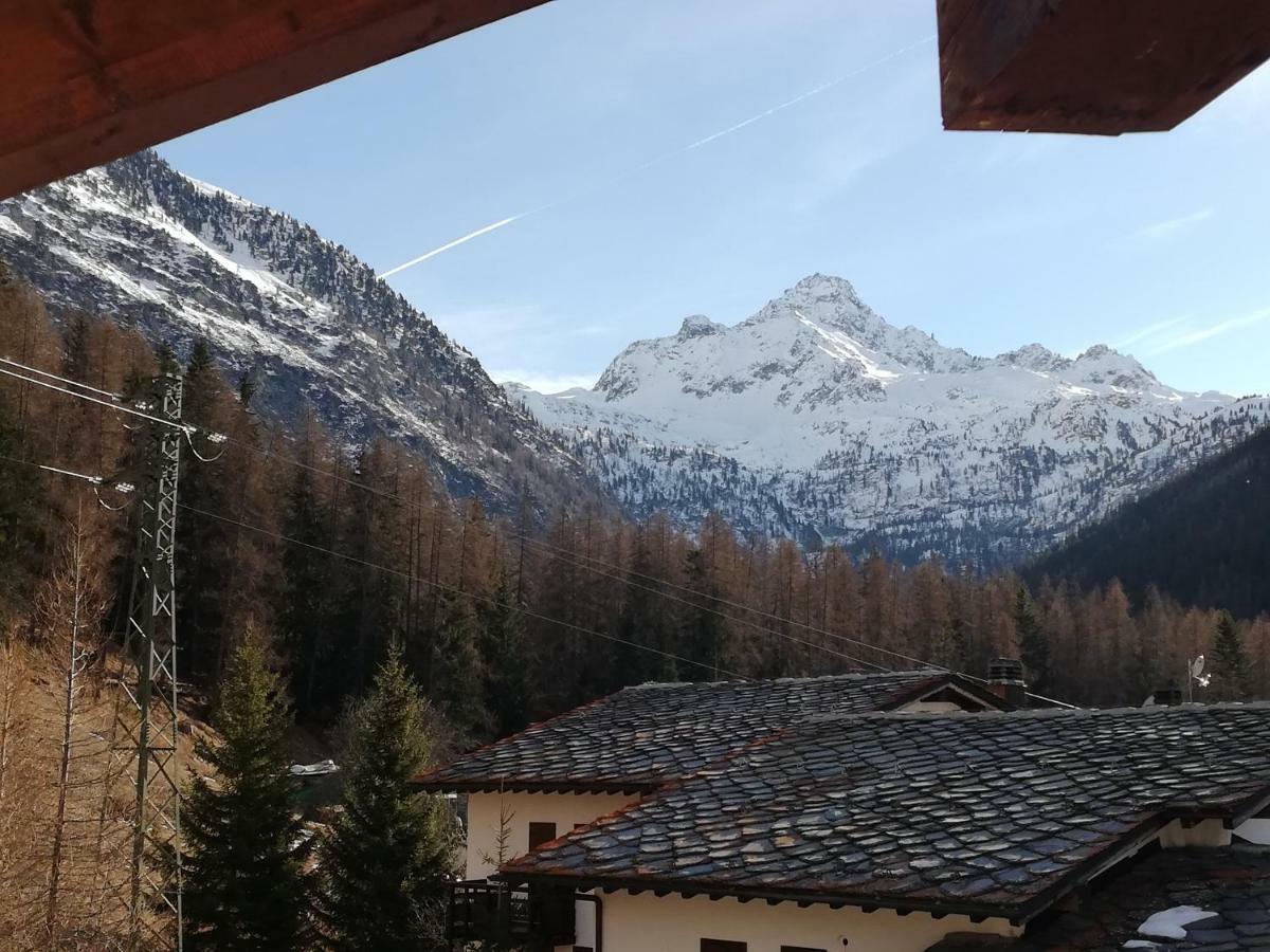 Mansarda Luminosa Apartment La Thuile Bagian luar foto
