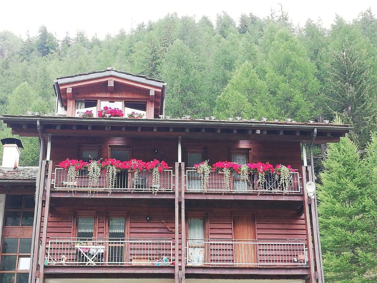 Mansarda Luminosa Apartment La Thuile Bagian luar foto
